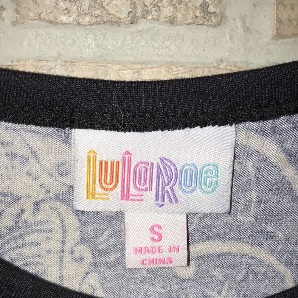 LulaRoe Raglan - Picture 3 of 5